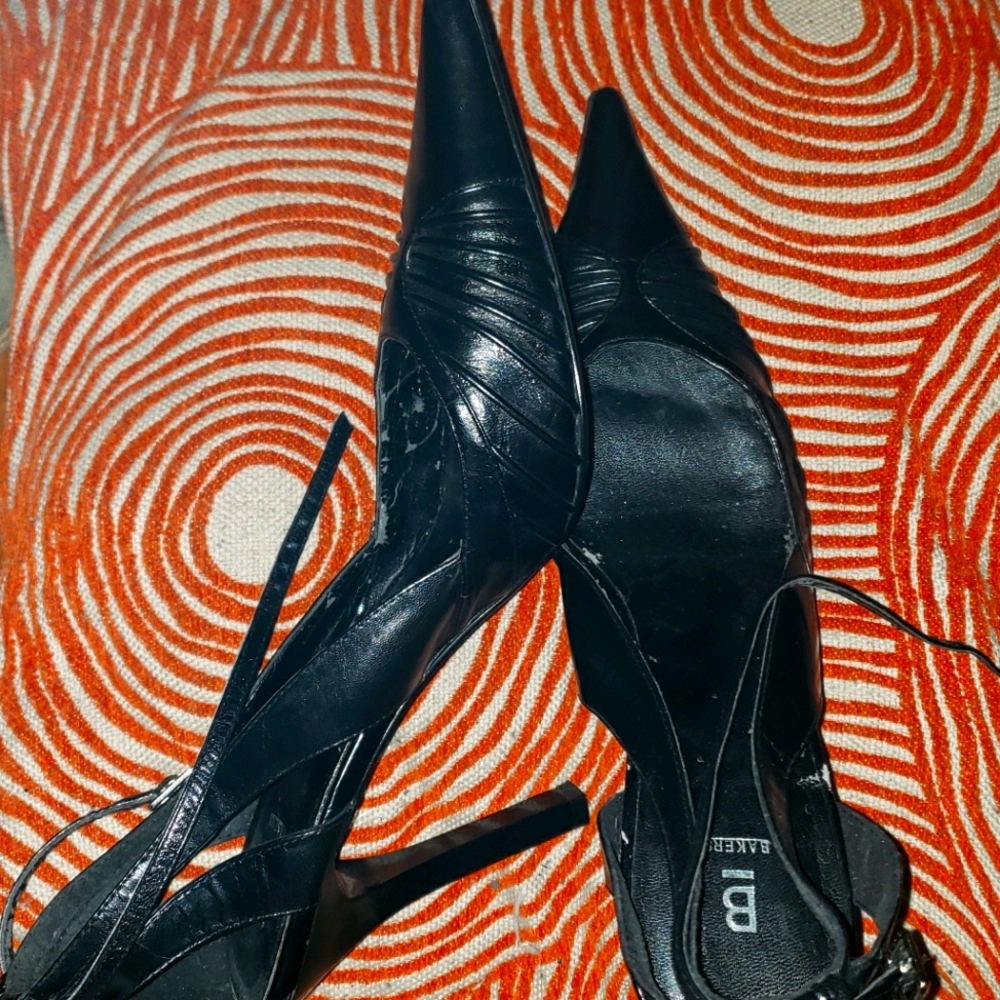 Bakers Black Leather Pointed Toe Heels